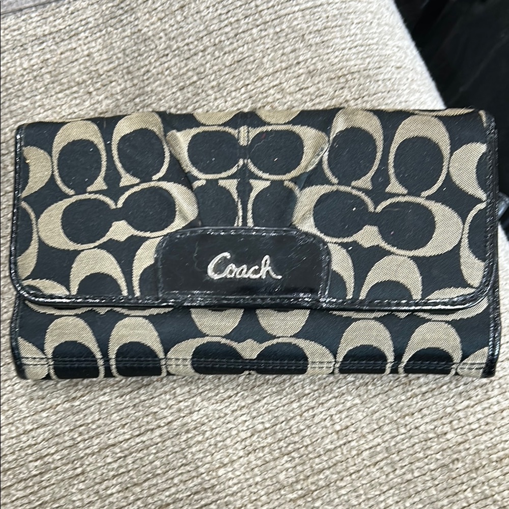 Coach Laura Black and Tan Wallet with Signature C Pattern